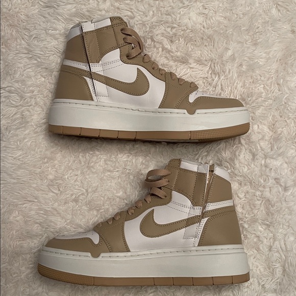 Women’s Platform Nike Air Jordan 1 Elevate High - Picture 4 of 5